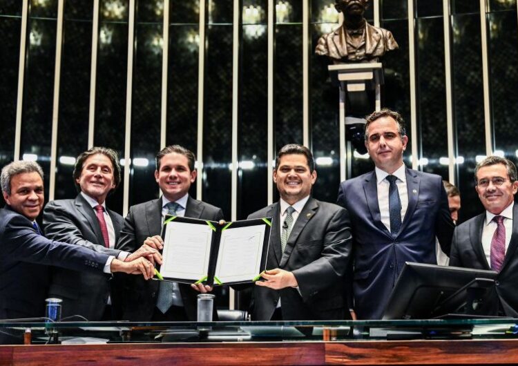 Congresso promulga emenda que fortalece tribunais de contas no controle da verba pública