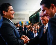 União Brasil e PP anunciam apoio a Davi Alcolumbre para 3º mandato na presidência do Senado