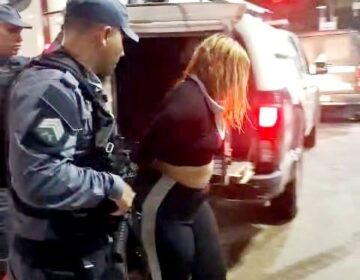 Presa por tráfico, mulher diz ser obrigada pelo marido a vender drogas