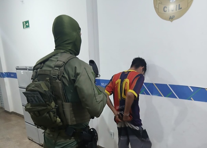 Foragido com mais de 20 ocorrências policiais é preso com objetos após assalto em residência
