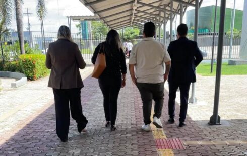 Ex-secretário paga fiança de R$ 8 mil após operação contra fakes com dinheiro público