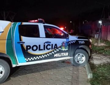 Criminosos mandam moradores deitarem no chão e executam jovem com tiro no rosto