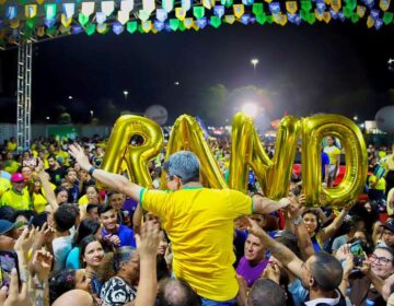 Juíza suspende ato, mas Randolfe confirma pré-candidatura ao Senado: ‘só adiaram a festa’