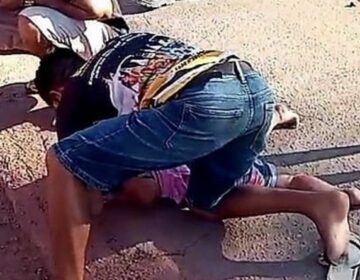Criança que estava com avó morta em colisão segue lutando pela vida