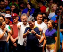 Convenção reúne 15 mil no AP e oficializa Randolfe ao Senado