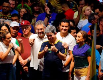 Convenção reúne 15 mil no AP e oficializa Randolfe ao Senado