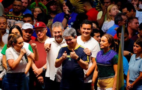 Convenção reúne 15 mil no AP e oficializa Randolfe ao Senado
