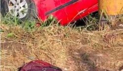 Carro cai em canal após motorista dormir ao volante