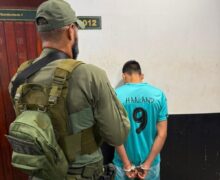 Em quarto de jovem, policiais encontram comércio do tráfico