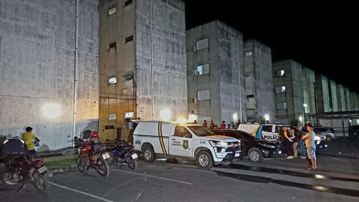 Homem é executado com tiros na cabeça em frente à família em Macapá