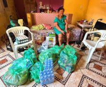 Idosa doente abandonada pelos filhos recebe ajuda: “O maior presente foi ver que não estou mais sozinha”