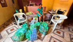 Idosa doente abandonada pelos filhos recebe ajuda: “O maior presente foi ver que não estou mais sozinha”