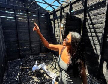 Pai incendeia casa com 3 três filhos dentro e tenta matar a esposa; família perdeu tudo