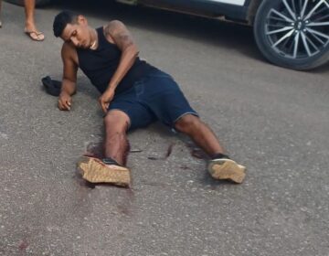 Agressor com faca é parado a tiros por policial penal