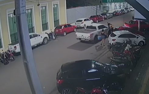 Motorista que fugiu após atropelar policial do Bope com filho de 2 anos no colo é procurado