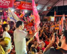 Em convenção com 30 mil na orla, MDB oficializa Acácio ao Senado