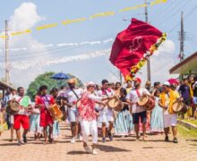 Em Mazagão Velho, Festa do Divino reverencia ‘iluminação’ de Soberana e é marcada por ‘marabaixo itinerante’