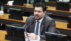 Acácio articula apoio em três estados e busca nova reunião para destravar PEC 47