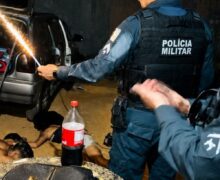 Policiais cantam ‘parabéns’ para suspeitos em festa de aniversário