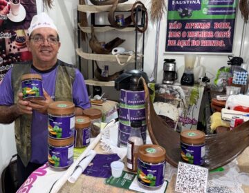 Professor transforma caroço de açaí descartado em capuccino sem cafeína no Amapá