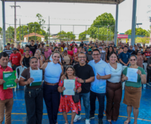 Dalua entrega 220 títulos de propriedade a famílias do Ilha Mirim