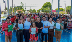Dalua entrega 220 títulos de propriedade a famílias do Ilha Mirim