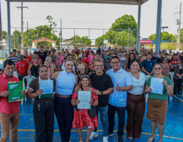 Dalua entrega 220 títulos de propriedade a famílias do Ilha Mirim