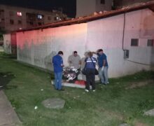 Idoso é espancado até a morte por suposto ato obsceno em rua de residencial
