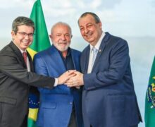 Randolfe lidera esforço para levar o fim da escala 6×1 ao plenário do Senado