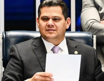 Alcolumbre articula e CCJ da Câmara aprova PEC 47