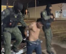 Suspeito de tráfico é flagrado com arsenal de munições para confrontos