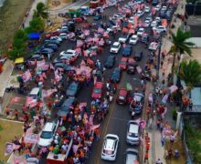 Mais de 15 mil veículos tomam as ruas em carreata de Acácio