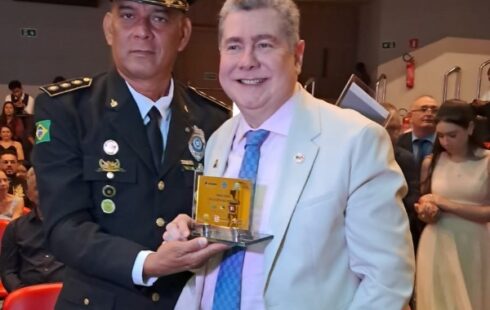 Cícero Bordalo recebe prêmio internacional Brasil-Guiana pelos 40 anos de advocacia