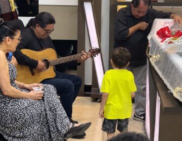 Cantora Júlia Medeiros recebe homenagens após perder a luta contra o câncer
