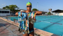Dono de mais de 40 medalhas, jovem nadador mobiliza campanha para competir nacionalmente