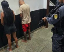 Ao tentar fugir da PM, traficante ameaça jogar criança no lago