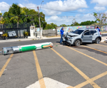 Motorista cochila ao volante e destrói totem de vigilância na orla de Macapá