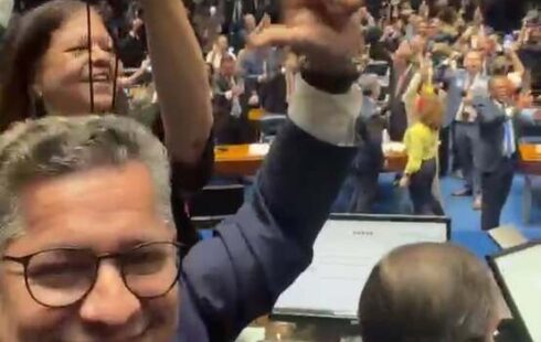 Único deputado do AP em comissão sobre a 6×1, Dorinaldo celebra aprovação no Senado