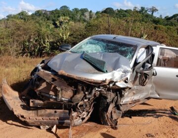 Empresário morre e padre fica ferido em grave colisão na BR-156