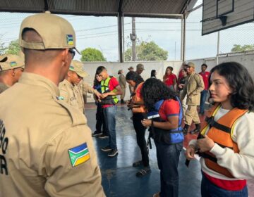 Estudantes da orla de Macapá aprendem a evitar afogamentos e como agir em acidentes