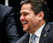 Alcolumbre pauta para terça PEC que prevê fim da escala 6×1