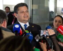 Alcolumbre confirma que PEC da 6×1 vai a Plenário na próxima semana