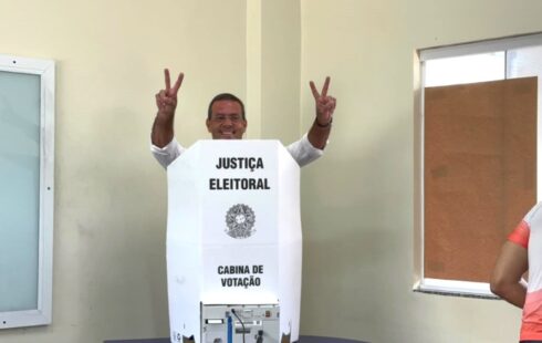 Com candidatura indefinida no TSE, Furlan vota: ‘estou confiante’