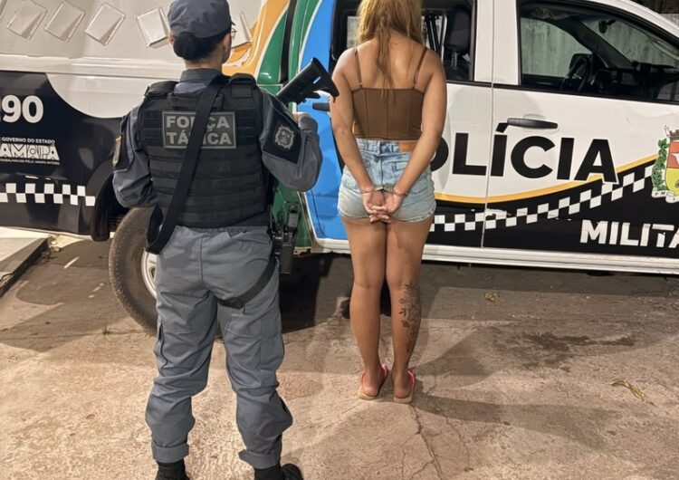 Mulher que vendia crack em frente a bar é presa com 61 papelotes