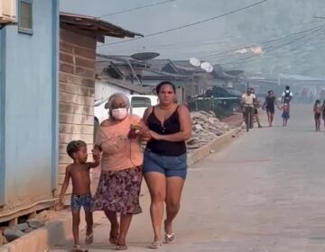 Um dia após ser contido, incêndio em vegetação volta a apavorar moradores de Vitória do Jari