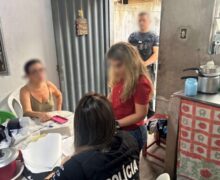 Polícia desmantela quadrilha que usava esbarrões e papel-alumínio para furtar celulares na Expofeira