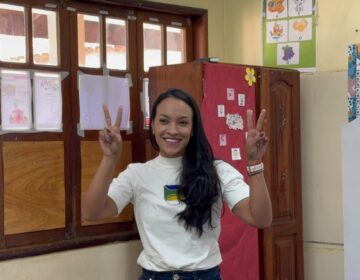 Sem ir a debates, Rayssa vota e diz que vai defender a força das mulheres no Senado