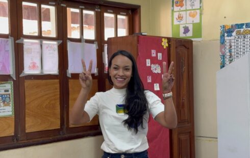 Sem ir a debates, Rayssa vota e diz que vai defender a força das mulheres no Senado